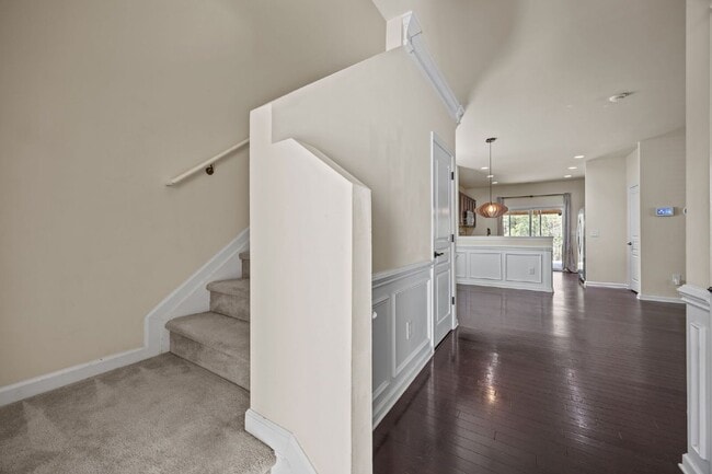 Building Photo - 4320 Lyman Ave