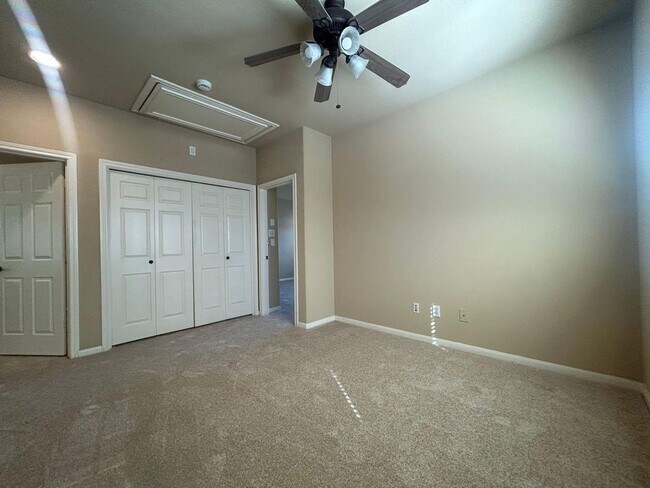 Building Photo - 1724 Aden Mist Dr