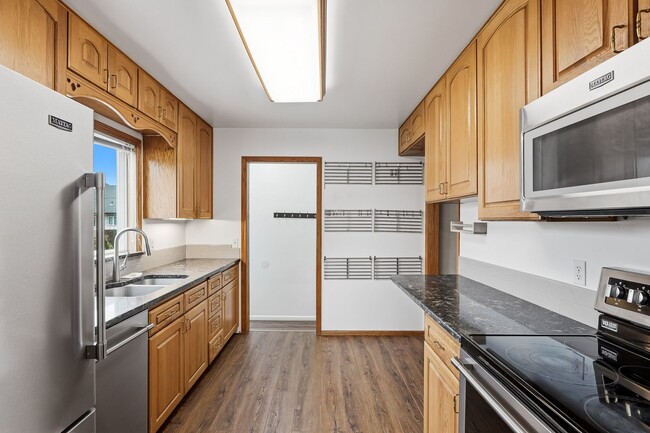 Building Photo - Charming 3-Bed, 2-Bath Bungalow in North Portland