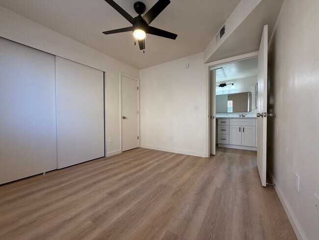 Building Photo - Lindsay and McKellips. Remodeled 2 bed, 2b...