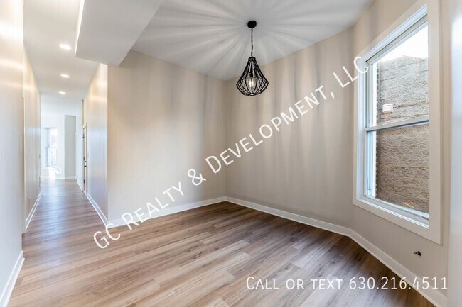 Building Photo - 4241 S Calumet Ave