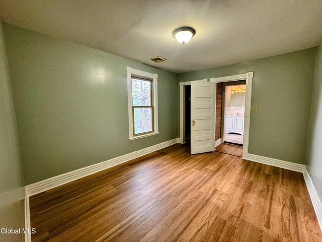 Building Photo - 838 Lancaster St