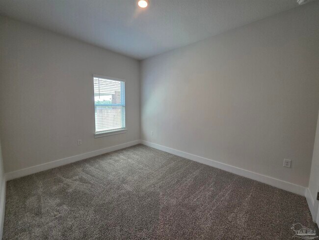 Building Photo - 5839 Sargassum Ln