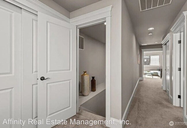 Building Photo - 4 br, 3 bath House - 2616 20th Ave SW