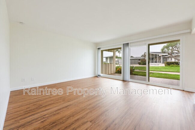 Building Photo - 620 W Solana Cir