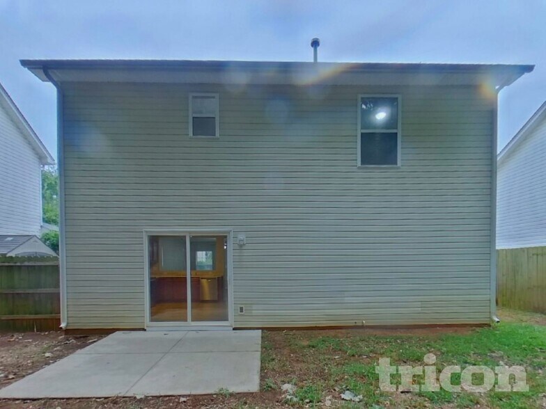 Building Photo - 812 Spears Dr