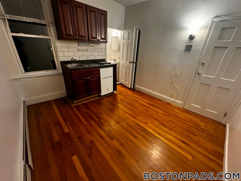 Building Photo - 51 S Huntington Ave