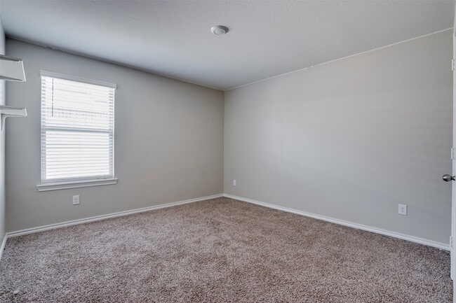Building Photo - 106 Gallant Fox Ln