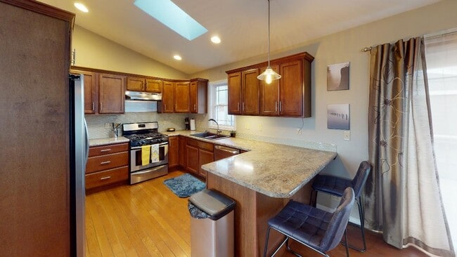 Building Photo - 821 Flormann St