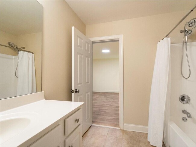 Building Photo - 3154 Chestnut Woods Dr