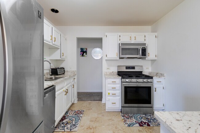 Building Photo - 204 Dublin Ln