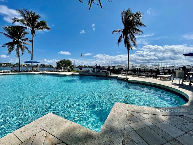 Building Photo - 120 Yacht Club Way
