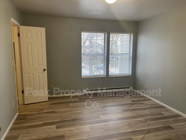 Building Photo - 2828 Silverplume Dr