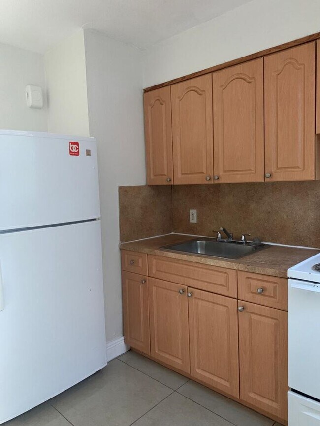 Interior Photo - 1101 SW 6th St