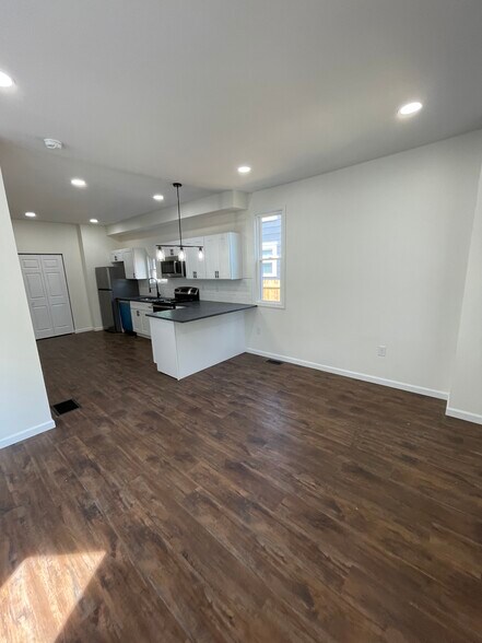 Building Photo - 180 E Morrill Ave