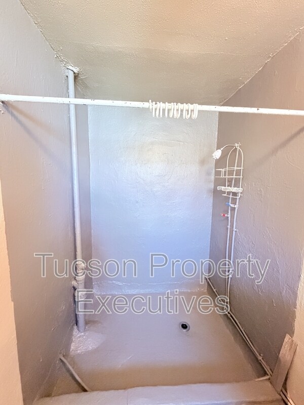 Building Photo - 234 E 32nd St