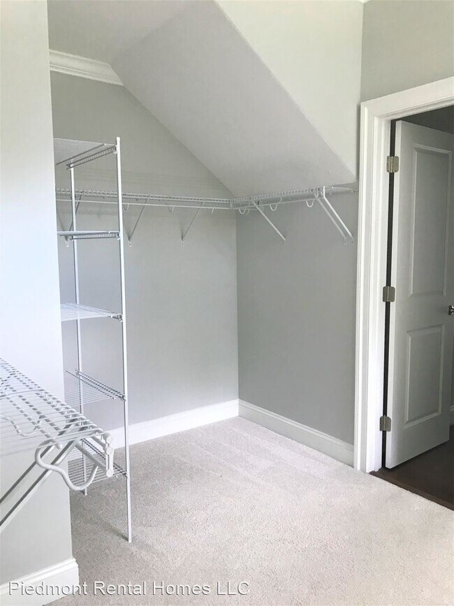 Building Photo - 3 br, 3 bath House - 105 Beckham Dr
