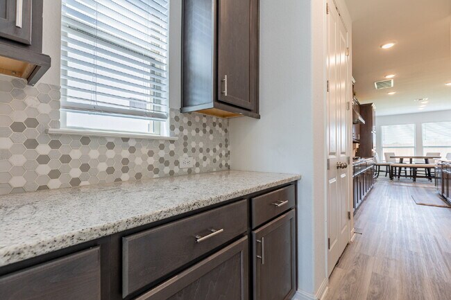 Building Photo - 2332 Giona Pl
