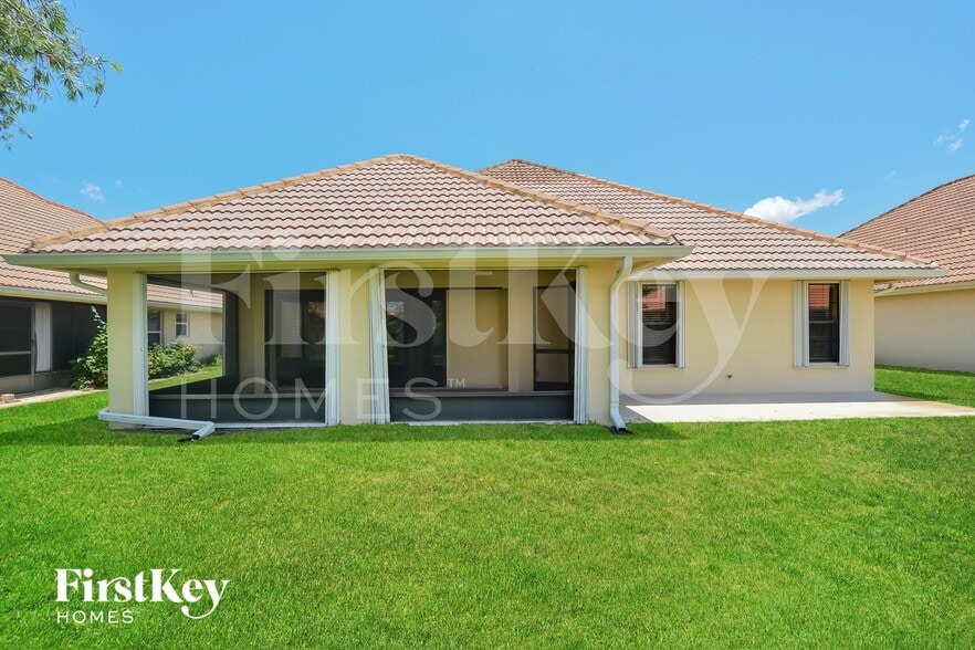 Building Photo - 1655 James Cir