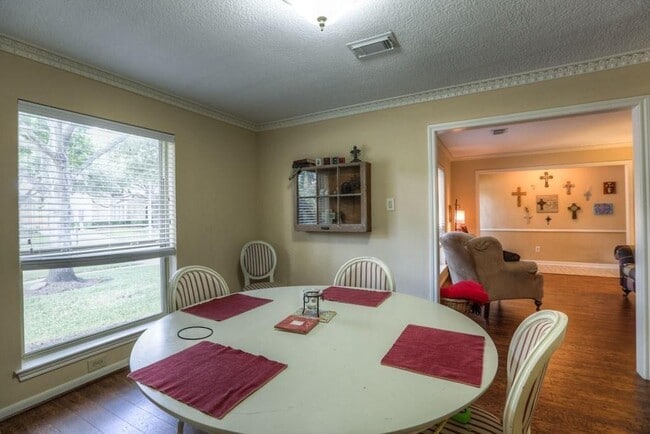 Building Photo - 12439 Piping Rock Dr
