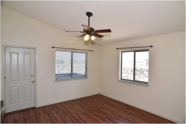 Building Photo - 14325 Island Point Dr