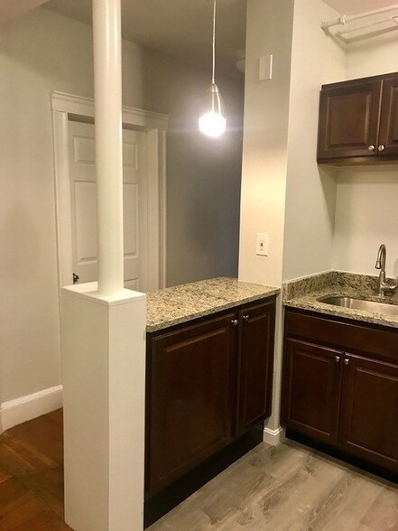 Building Photo - 97 Chester St