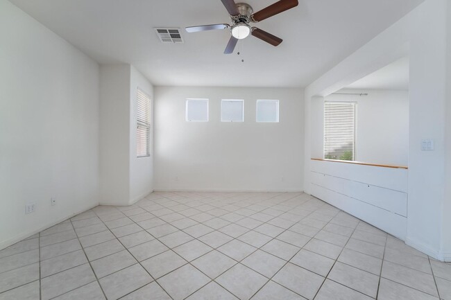 Building Photo - 3 bedroom, 2.5 bathroom, Summerlin Home, L...