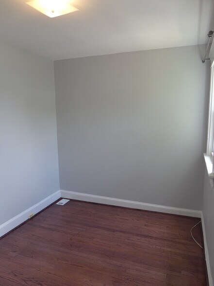 Building Photo - 341 E 28th St