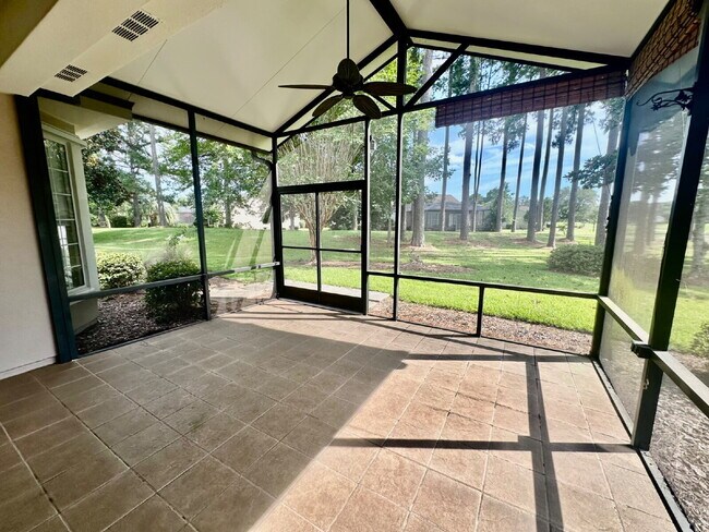 Building Photo - Outstanding Two Bedroom Home in Sun City!