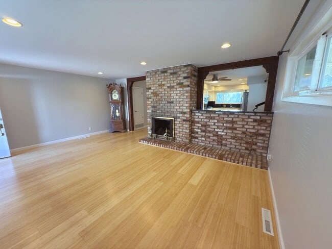 Building Photo - 2005 Monroe Ave