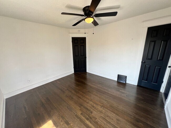 Building Photo - Inviting 3-Bedroom Home with Front Porch Charm