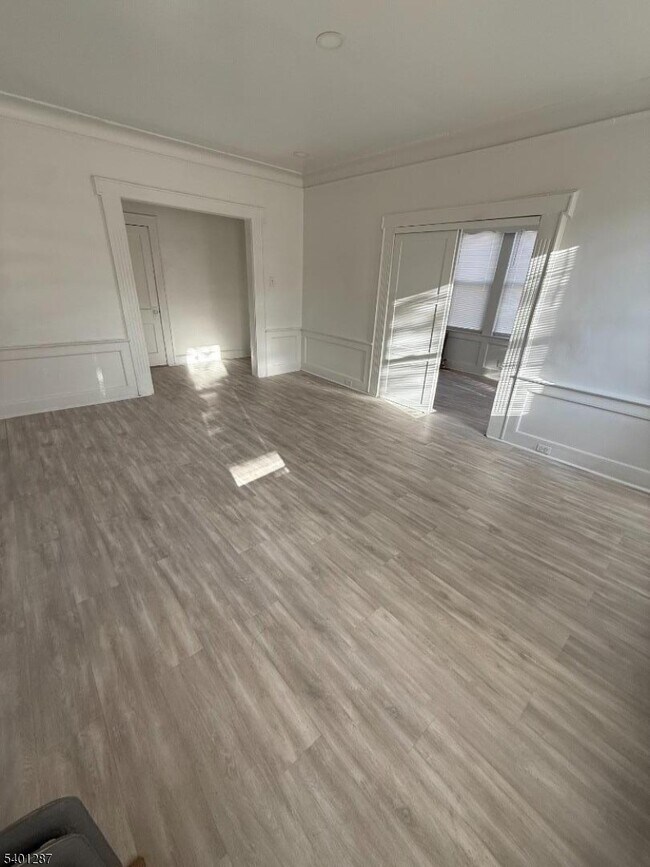 Building Photo - 85 Sunnyside Terrace