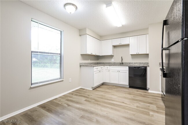 Building Photo - 20569 Tappan Zee Dr