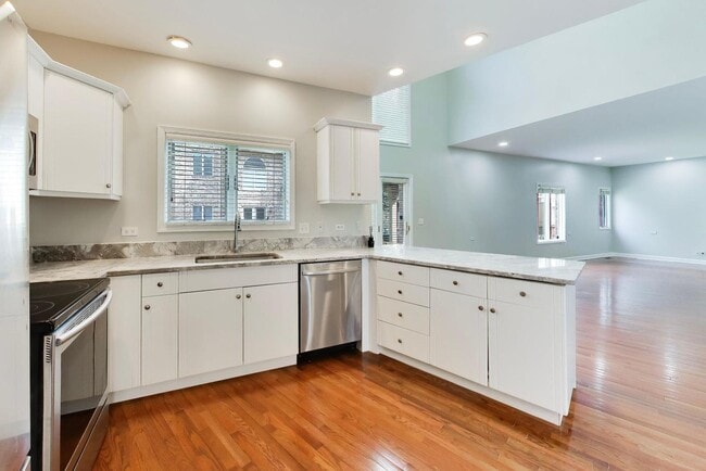 Building Photo - 417 Ashbury Dr