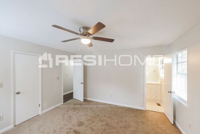 Building Photo - 741 Twin Ridge Dr