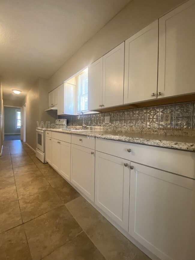 Building Photo - 617 W Calhoun St