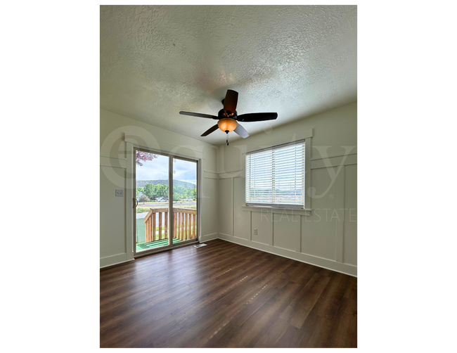 Building Photo - 8045 N Plum Creek Dr