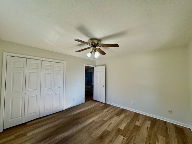 Building Photo - 201 Seminole Cir