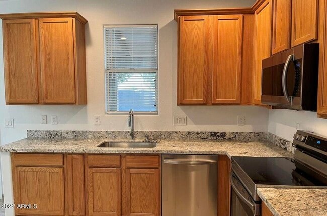 Building Photo - 2114 N 78th Glen