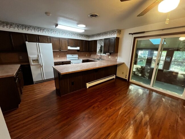 Building Photo - Gorgous Home For Rent In Brush!