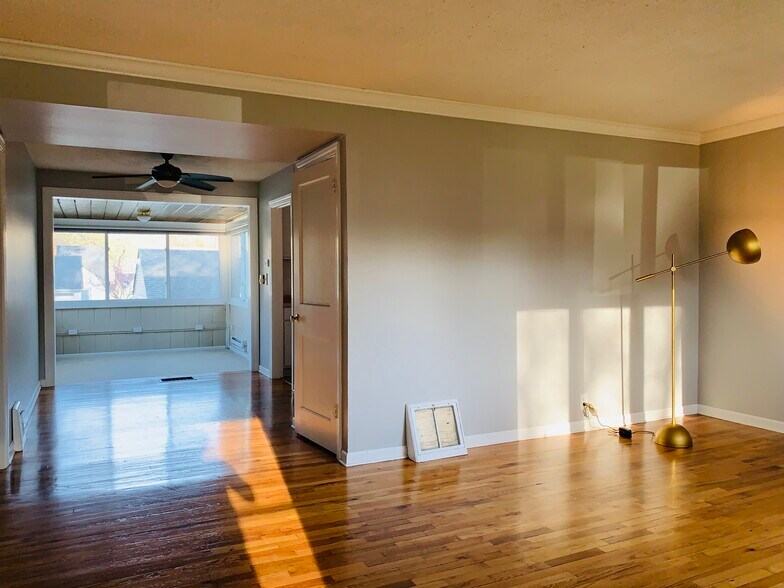 Building Photo - 2835 Edgewood Ave S
