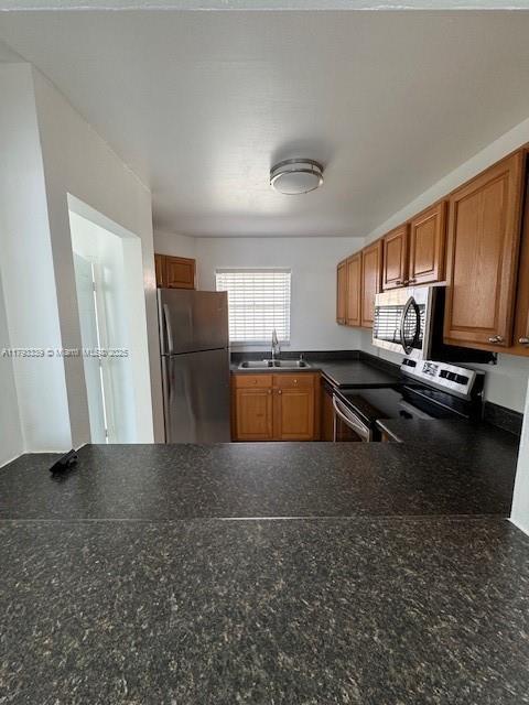 Building Photo - 1750 W 46th St