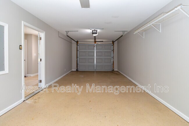 Building Photo - 4622 Ventura Dr