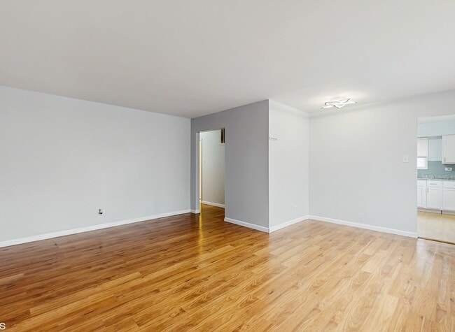 Building Photo - 1317 Mackinaw Ave