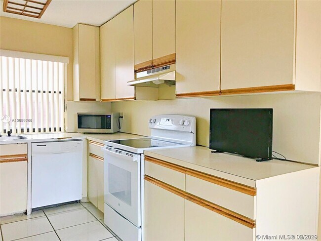 Building Photo - 6334 NW 170th Ln