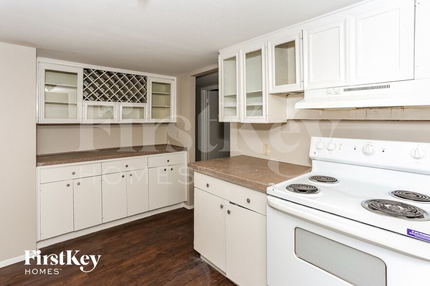 Building Photo - 302 Wildbriar Dr