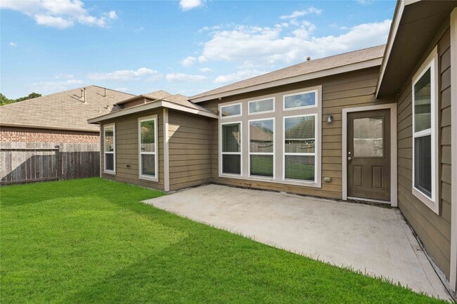 Building Photo - 14547 Myers Dr