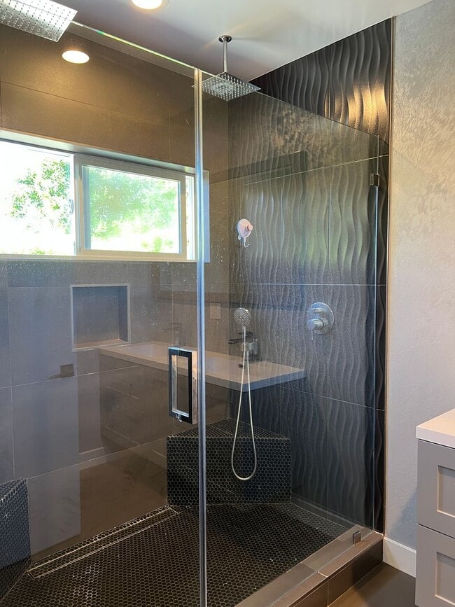 Building Photo - 2 Bedroom Modern Luxury, Valley Village