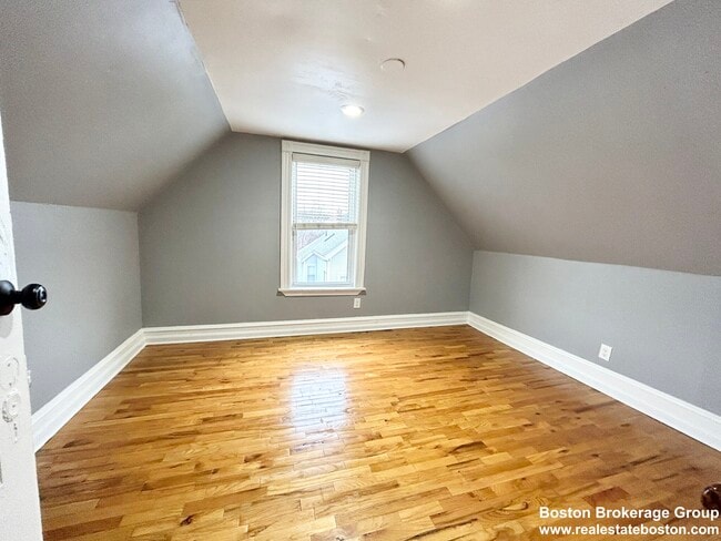 Building Photo - 14 Batchelder St