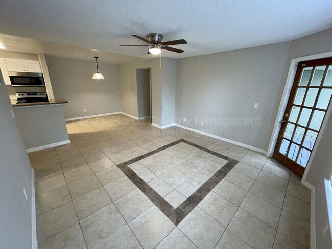 Building Photo - 6166 Westgate Dr